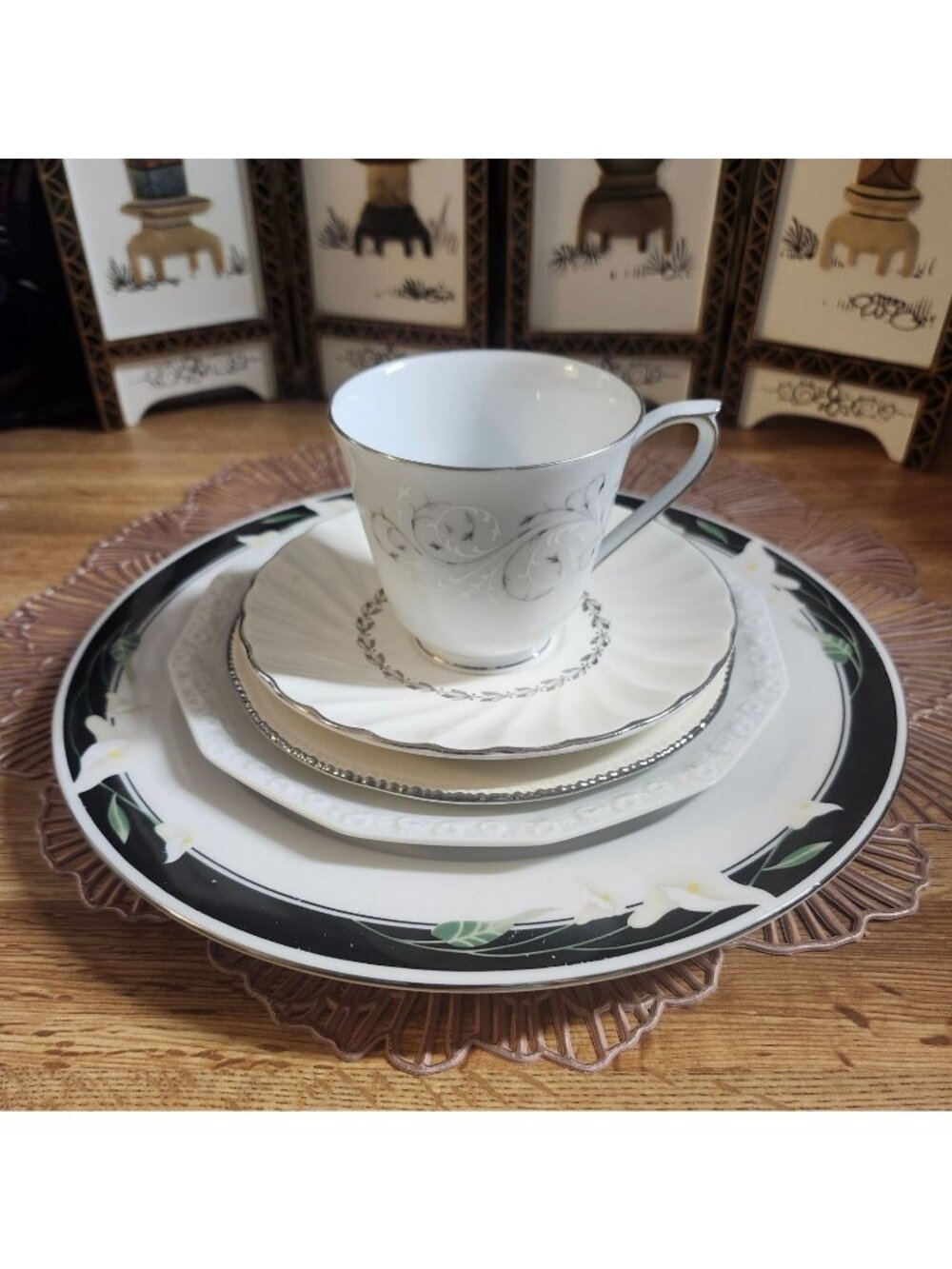 Mismatched 5 Piece Place Setting ~ Dinner, Salad, Dessert Plates, Tea Cup, Sauce